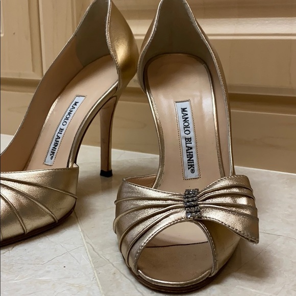 Manolo Blahnik Shoes - Manolo Blanik gold high heels like new size 36.5